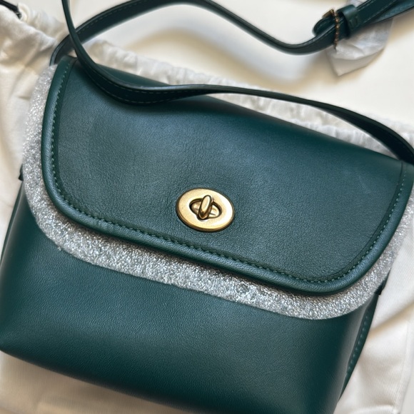 NWT Coach Turnlock Pouch - Picture 2 of 10